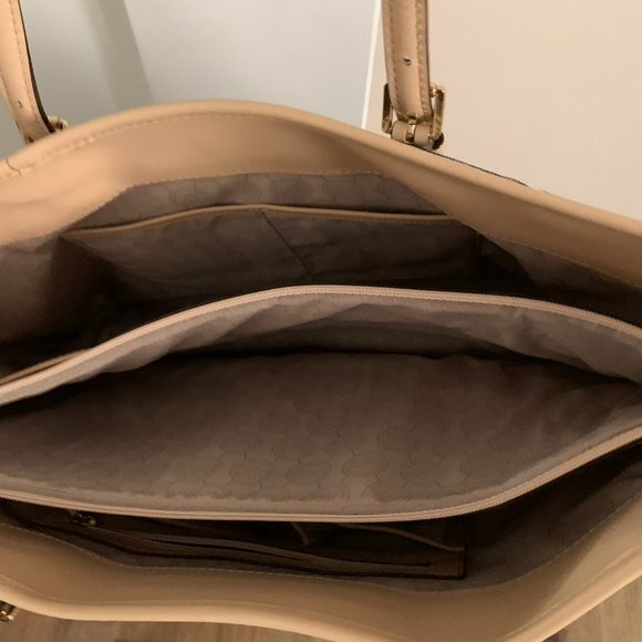 Michael Kors Tote Bag - Picture 5 of 6